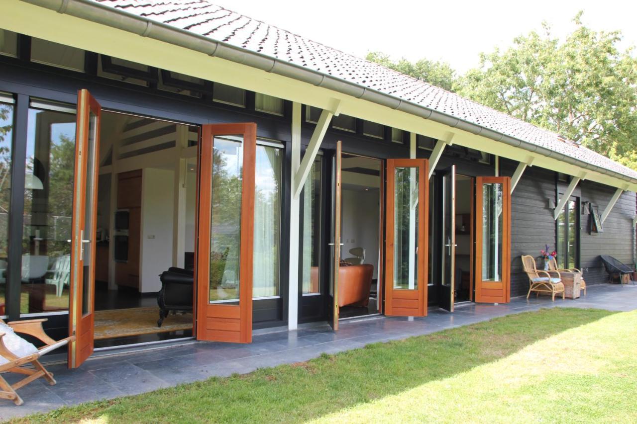 Familiehuis De Betuwe Met Prive Kunstgras Tennisbaan En Sauna Villa Erichem Exterior foto