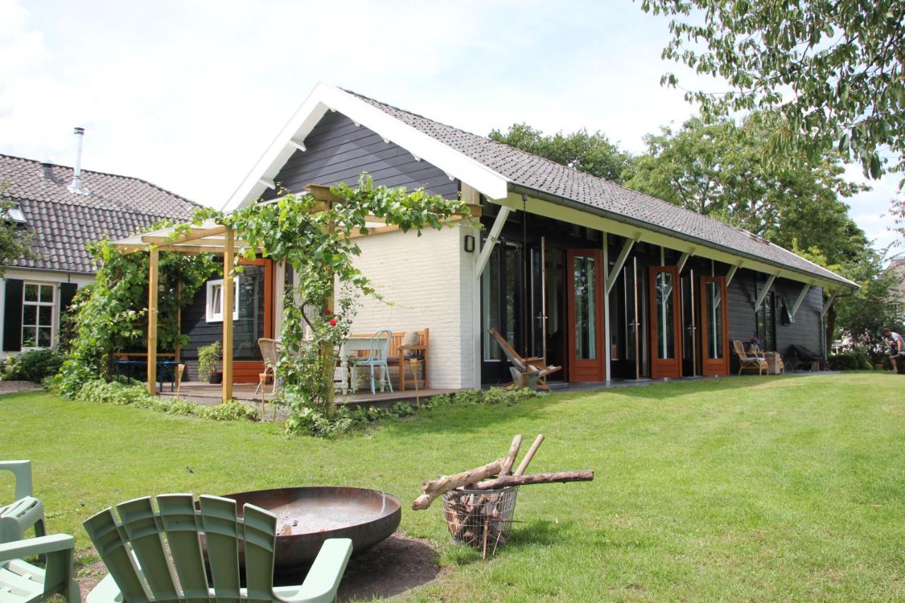 Familiehuis De Betuwe Met Prive Kunstgras Tennisbaan En Sauna Villa Erichem Exterior foto