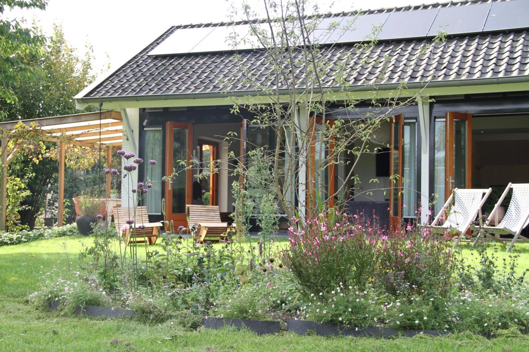Familiehuis De Betuwe Met Prive Kunstgras Tennisbaan En Sauna Villa Erichem Exterior foto